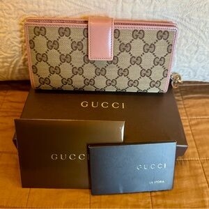 Gucci Beige and Pink Signature Wallet